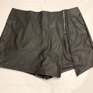 Ladies Pleather Skort - Never Worn